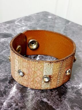 Vintage FOSSIL Crystal Stud Tan Leather Cuff Bracelet